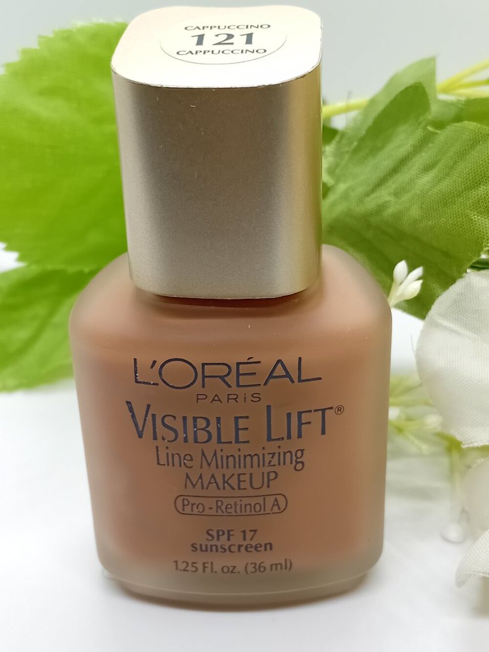 Loreal Visible Lift Line Minimizing Foundation Capuccino 121 Retinol SPF 15 New